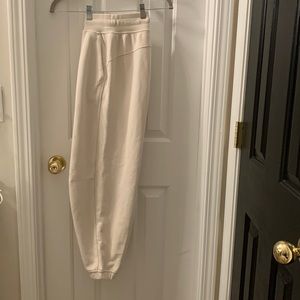 Lululemon relaxed 7/8 length joggers